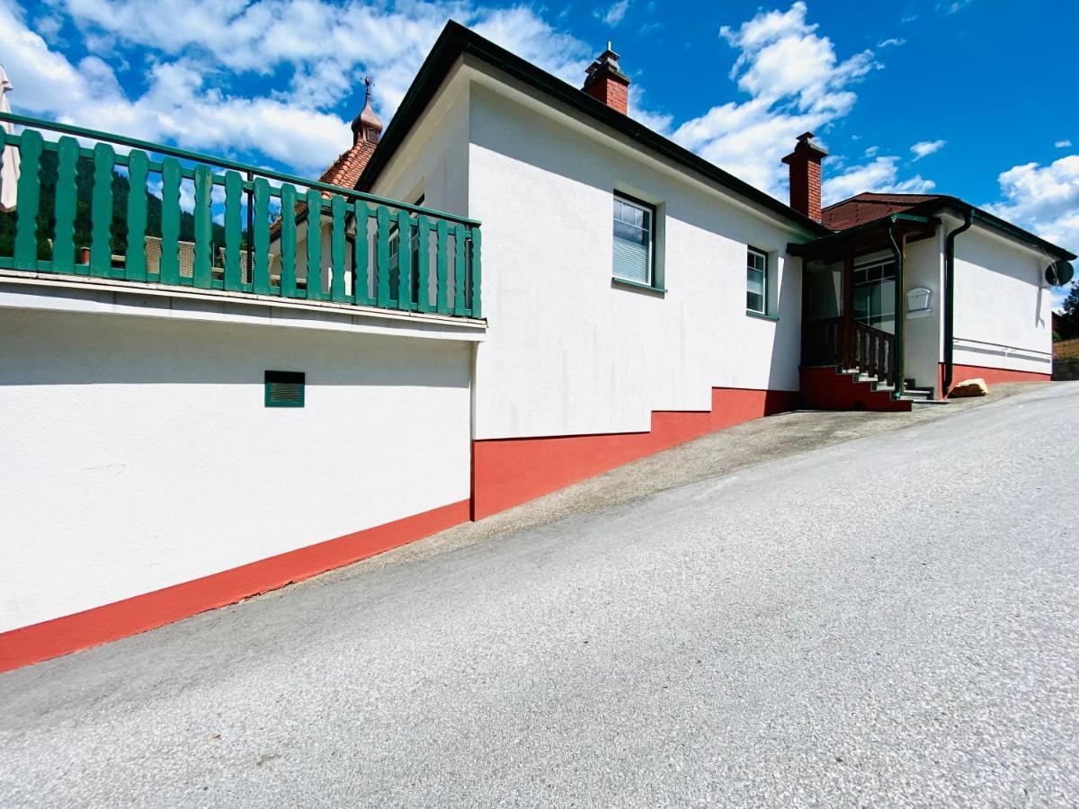 Living Inn Spital am Semmering Buitenkant foto